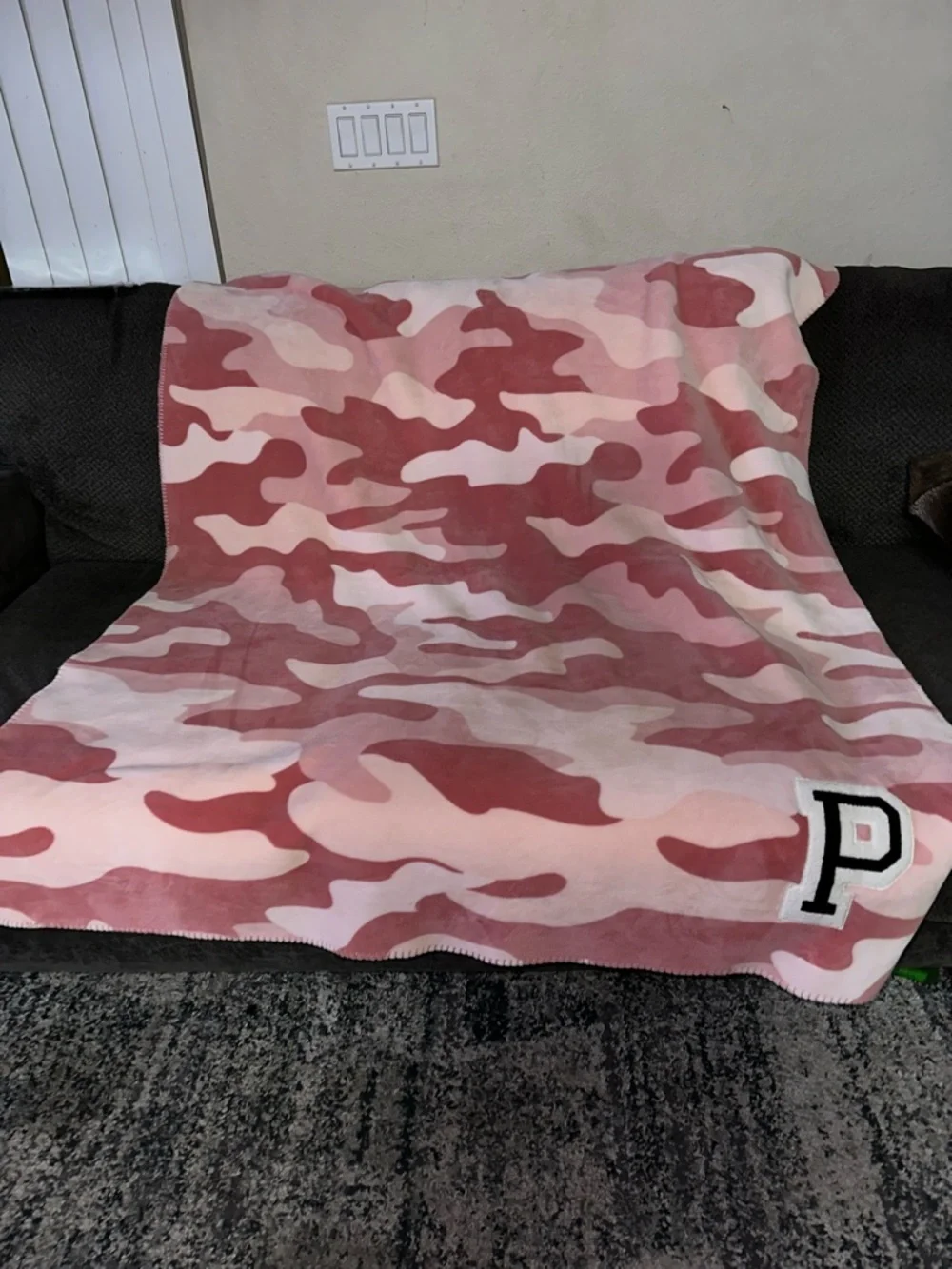 Victoria’s Secret PINK Camo Sherpa Large Cozy Fluffy Blanket 50” x 60” Plush